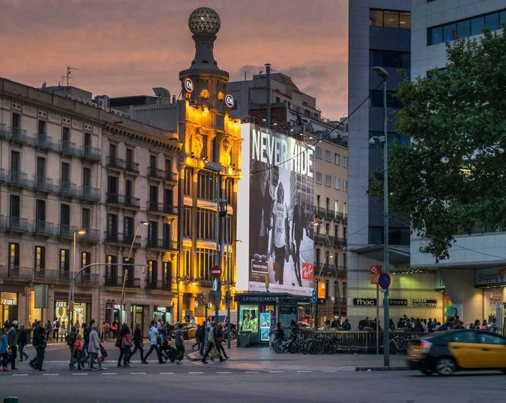 Publicidade para Exteriores e Interiores